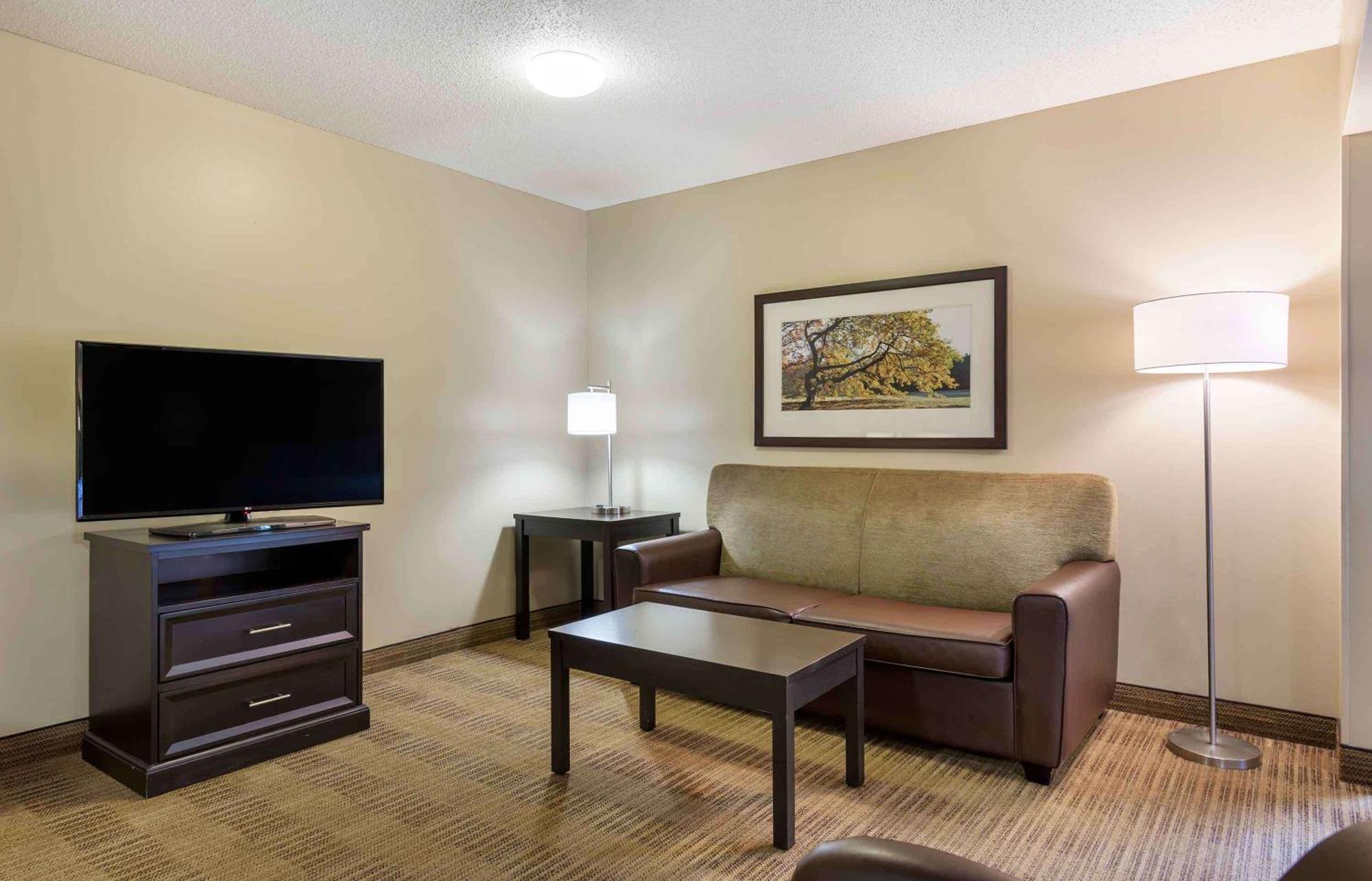 Extended Stay America Suites - Arlington - Six Flags Экстерьер фото